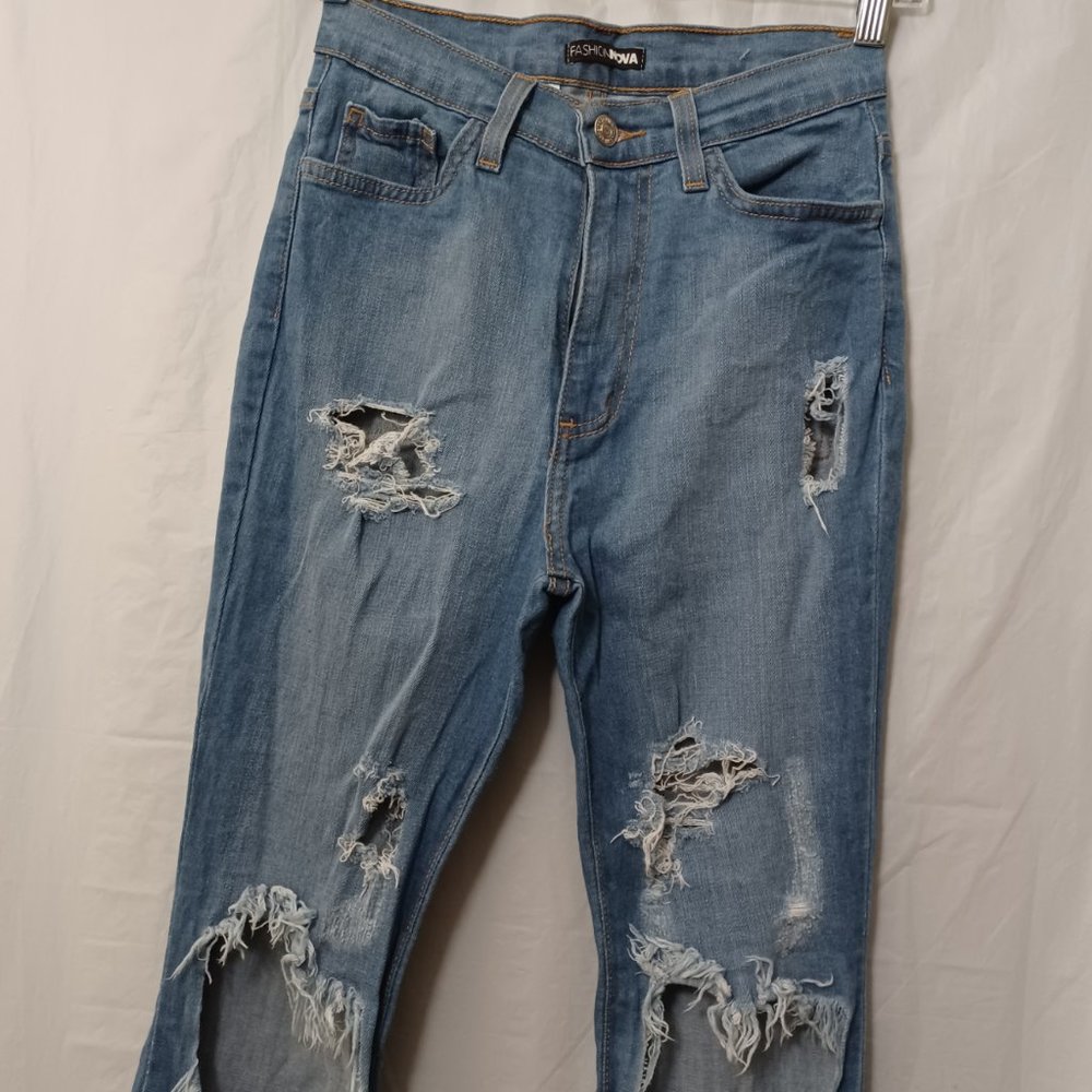 FASHION NOVA DISTRESSED RETRO WIDE LEG JEANS
